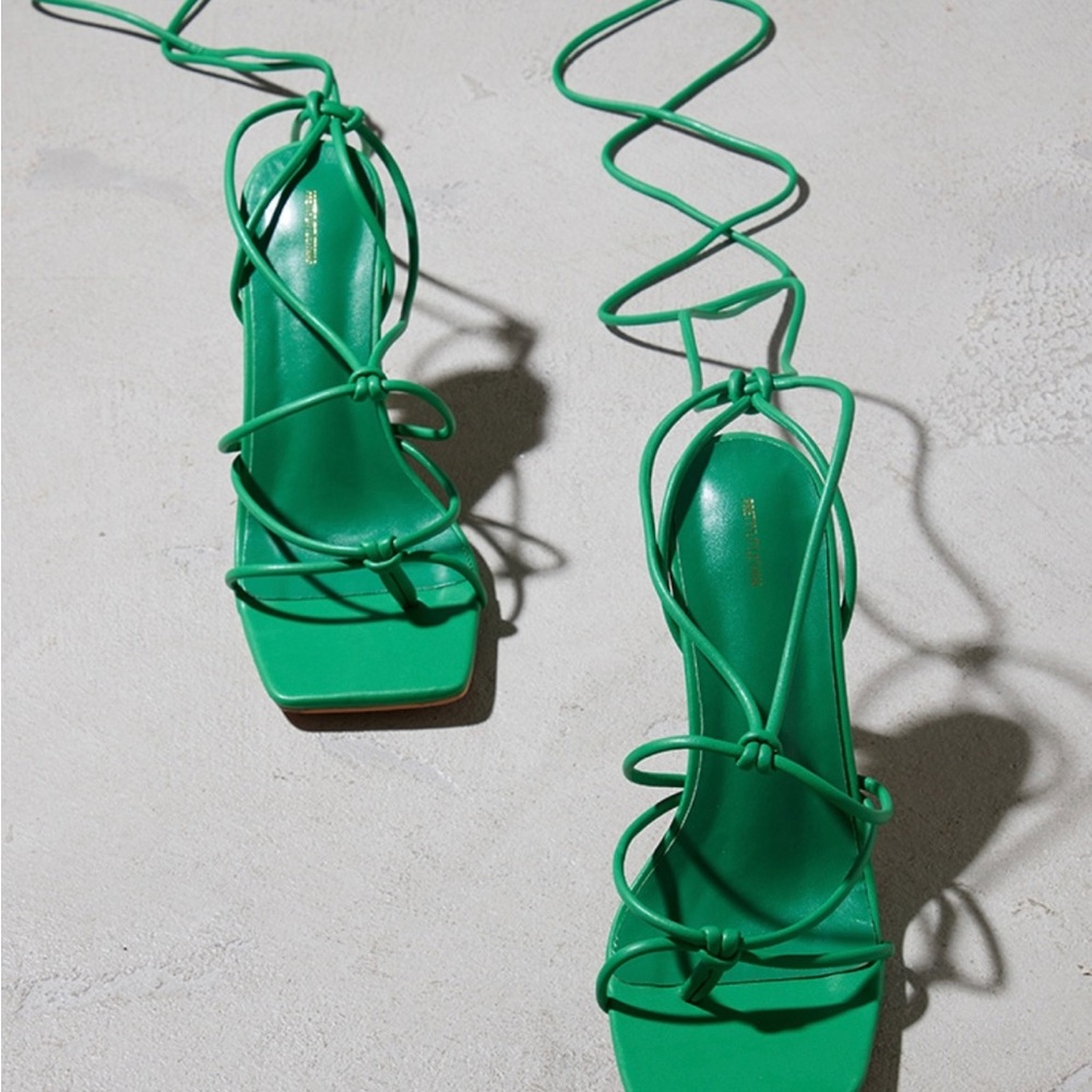 Green Wide Fit PU Square Toe Knotted Toe Loop
Clear High Heeled Sandal